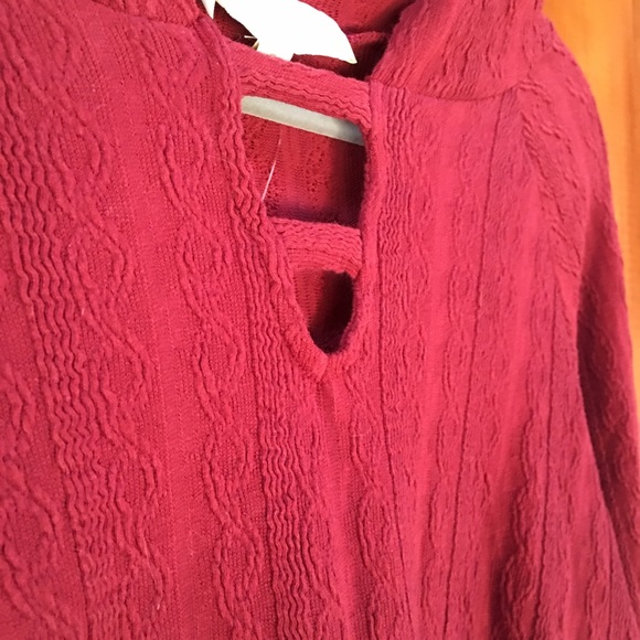 Weekend by Suzanne Betro burgundy tunic - Picture 3 of 7